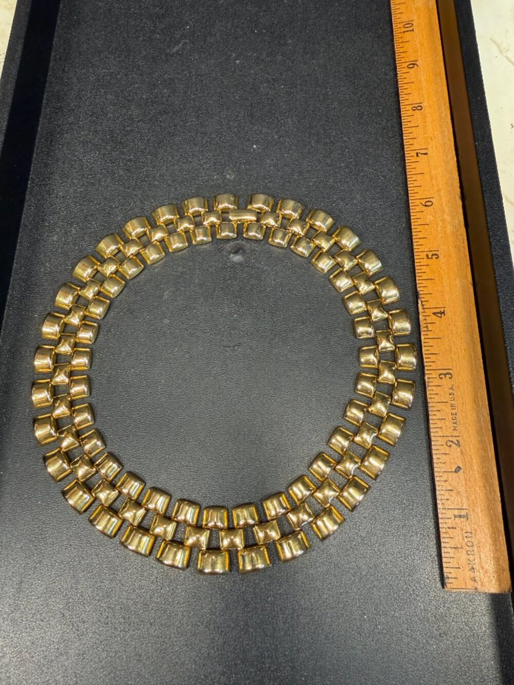 Vintage Goldtone Avon Interlocking Geometric Collar Necklace - Picture 2 of 6